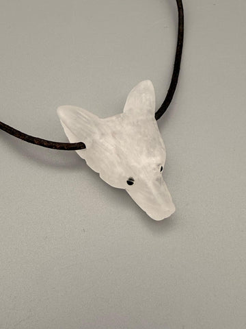 Wolfskopf-Anhänger aus Edelstein – gebohrt (ca. 3 cm)