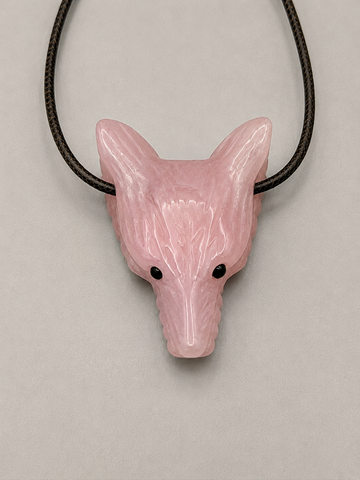 Wolfskopf-Anhänger aus Edelstein – gebohrt (ca. 3 cm) – Produktansicht von Seelenecho