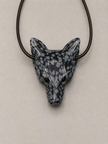Wolfskopf-Anhänger aus Edelstein – gebohrt (ca. 3 cm) – Produktansicht von Seelenecho