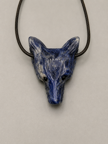 Wolfskopf-Anhänger aus Edelstein – gebohrt (ca. 3 cm) – Produktansicht von Seelenecho