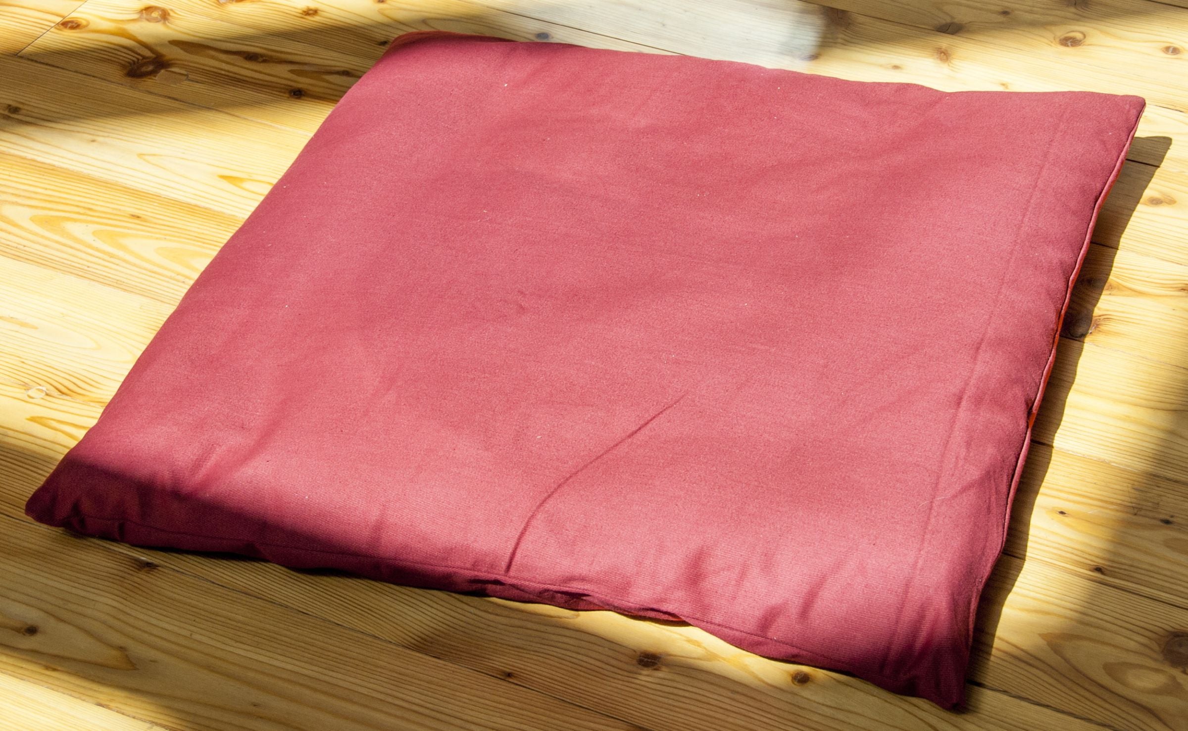Meditationsmatte weinrot mit Baumwolle gefüllt 75x75 cm – Ansicht 3