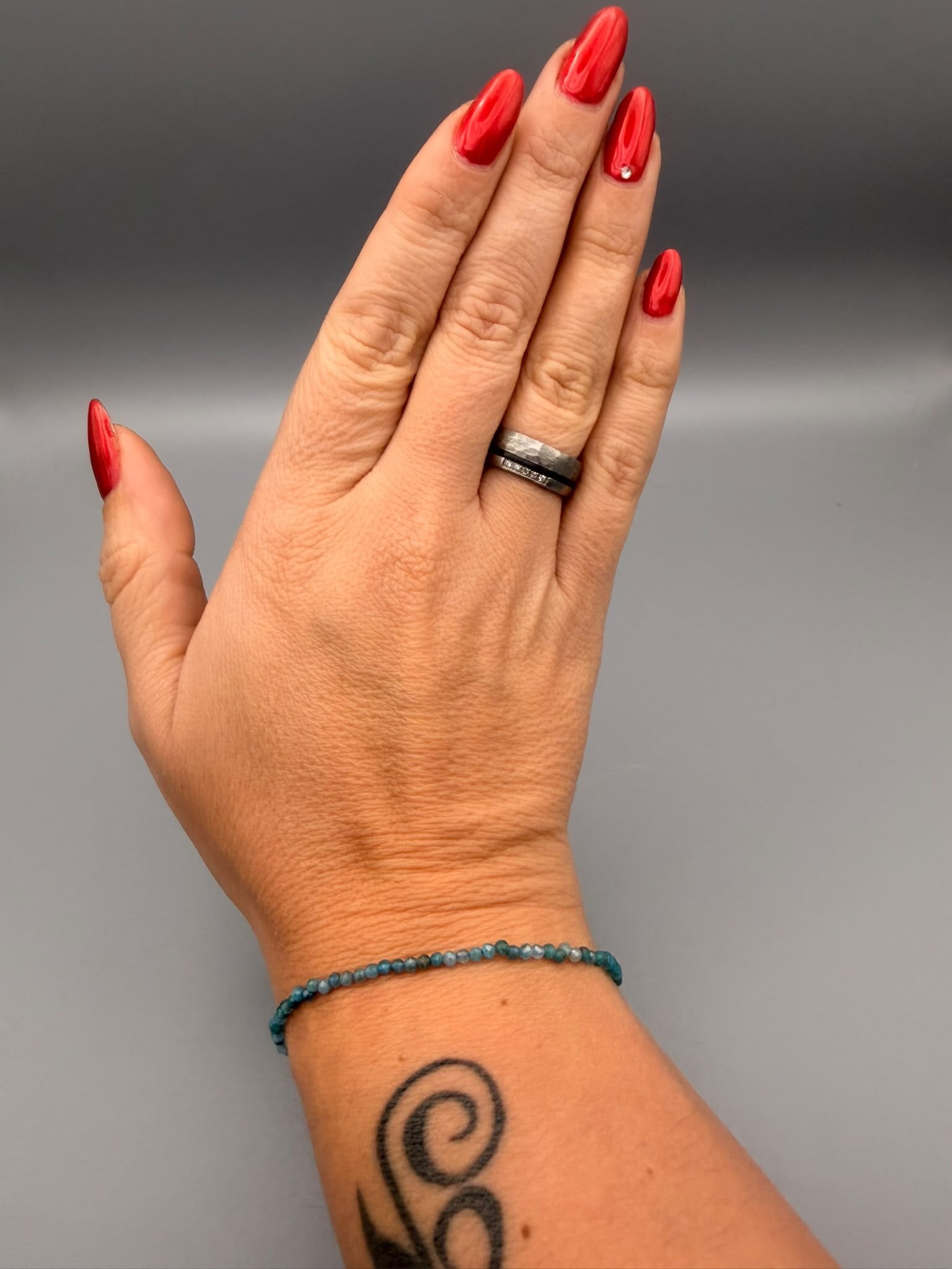 Apatit Armband facettiert 2 mm mit Karabinerverschluss – Ansicht 2