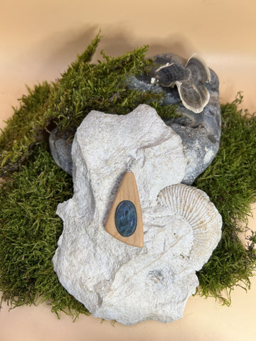 Aquamarin Anhänger mit Rüsterholz