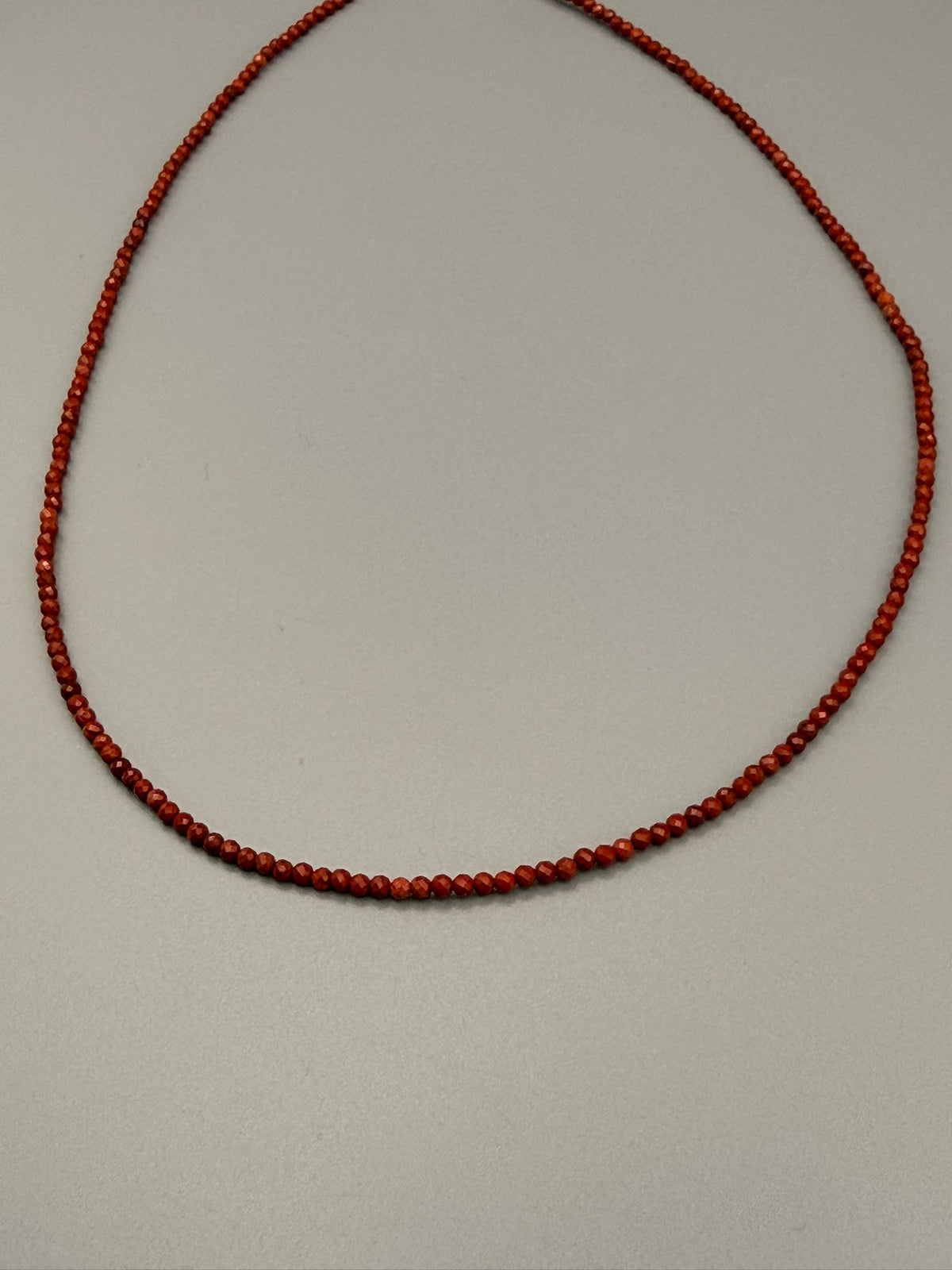 Jaspis rot Kette Kugel fac. 0,2 / 45 cm – Erdung, Stabilität & Kraft