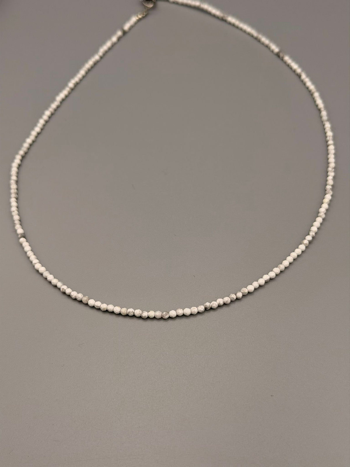 Magnesit Kette Kugel fac. 0,2 / 45 cm – Ruhe, Gelassenheit & Ausgleich