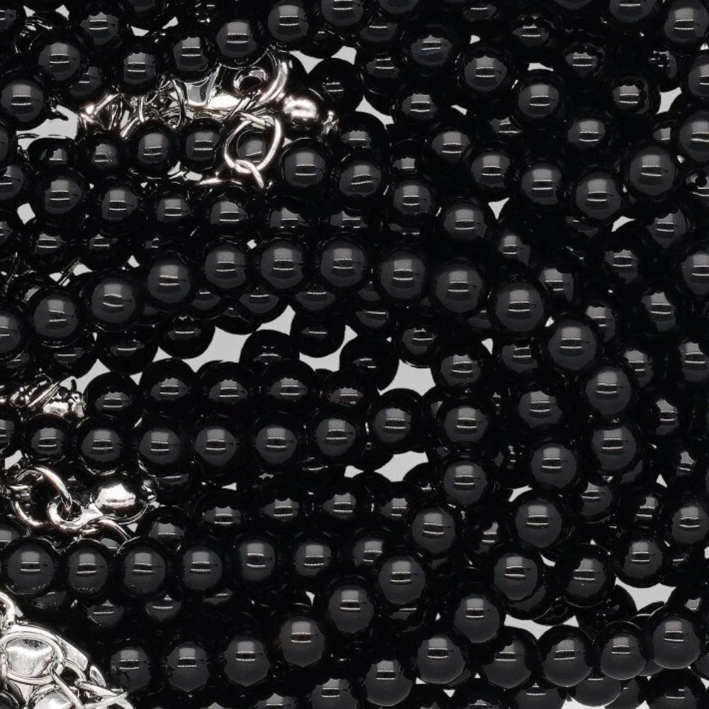 Onyx Fußkettchen gefärbt – Detailansicht der schwarzen 4-mm-Kugeln