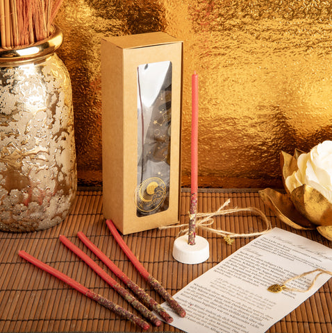 Ritualkerzenset Herzflamme aus Bienenwachs mit Amulett – weitere Ansicht
