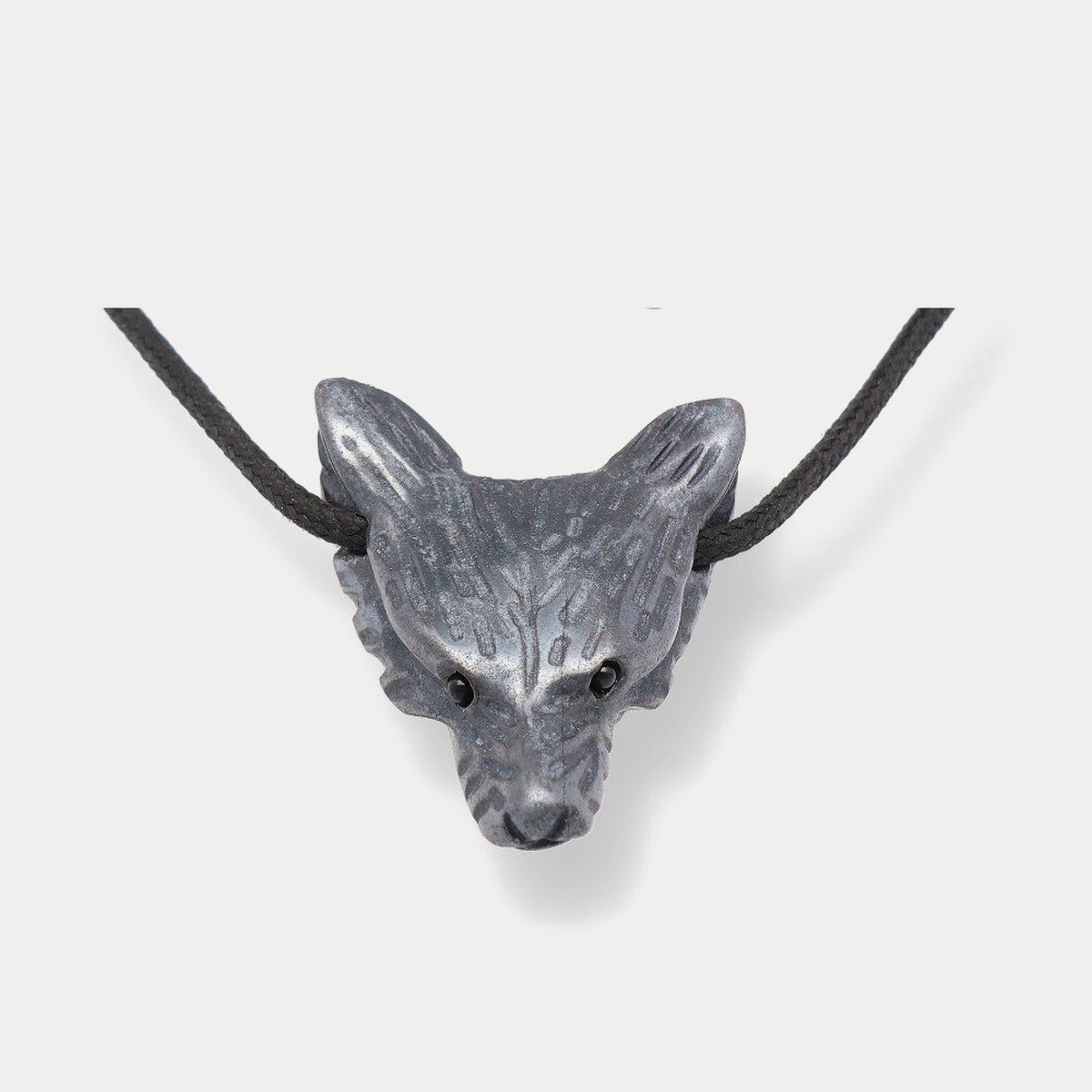 Wolfskopf-Anhänger Hämatin, gebohrt, ca. 4 cm