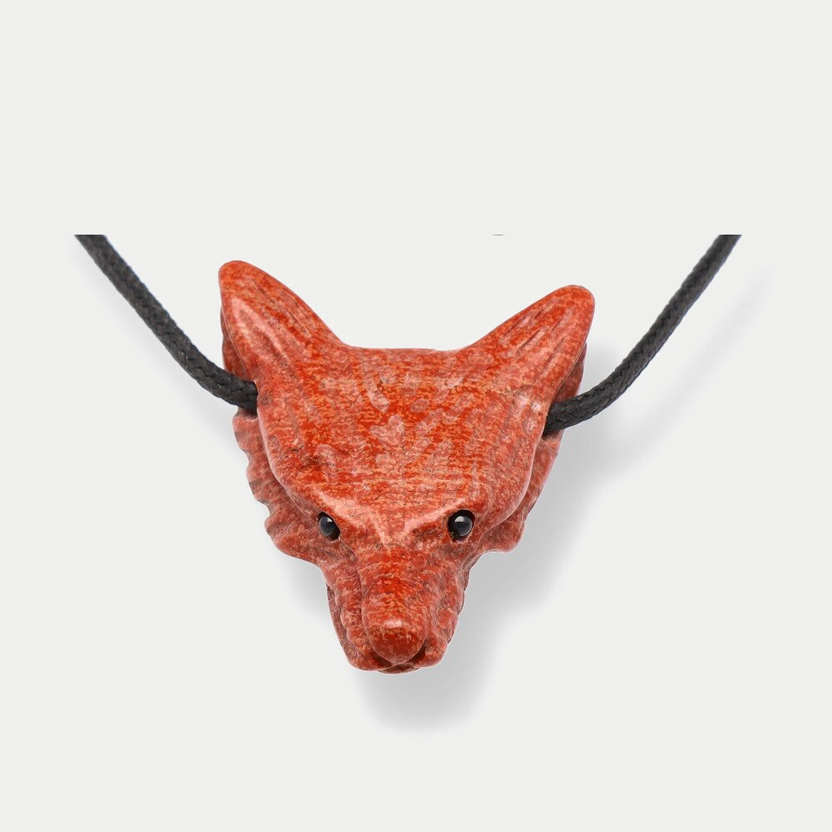 Wolfskopf-Anhänger Jaspis rot, gebohrt, ca. 4 cm